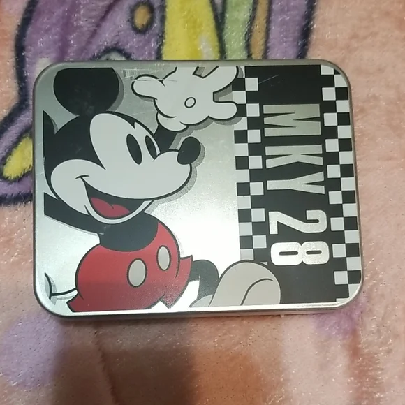 Disney Mickey Mouse Bifold Wallet in a Decorative Tin Case - Picture 6 of 7